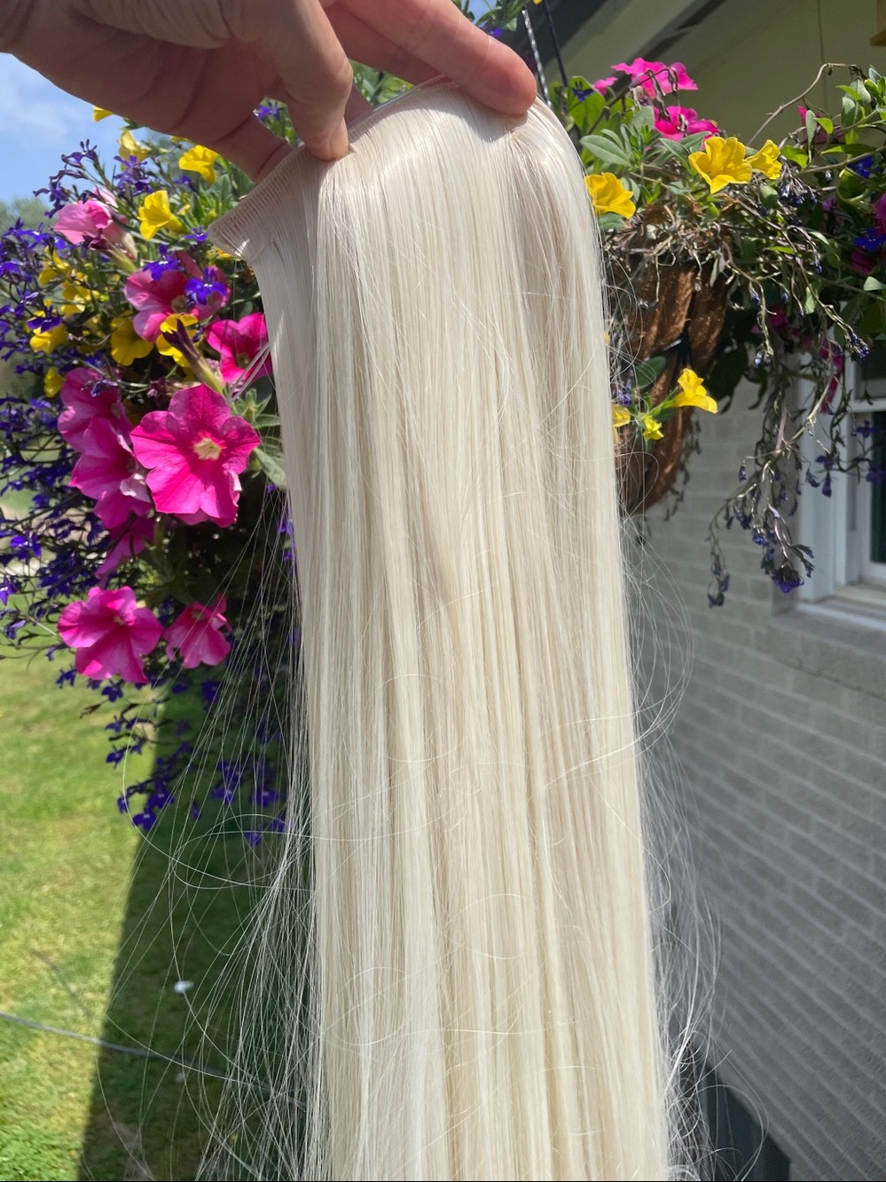 NWT white pearl blonde 33” very long 9” across extensions